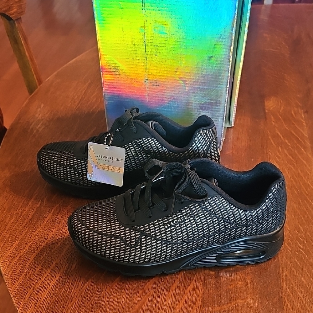 NWT Skechers Street Uno Women's Black Sneakers Size 7 Holographic.